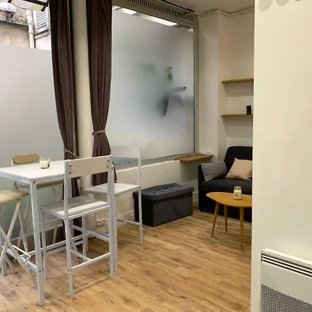 Nice 1 Bedroom Of 26m2 - Lively Area 아파트